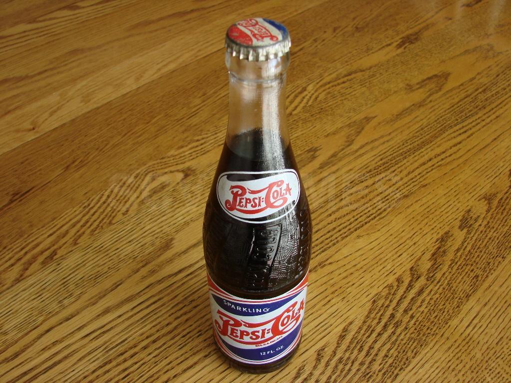 1946 12oz Full Pepsi Double Dot Bottle - Keokuk Iowa