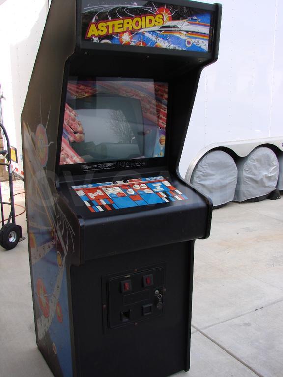 1979 Atari Asteroids Stand Up Arcade Game