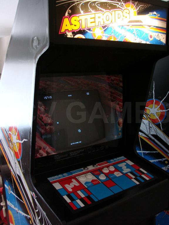 1979 Atari Asteroids Stand Up Arcade Machine