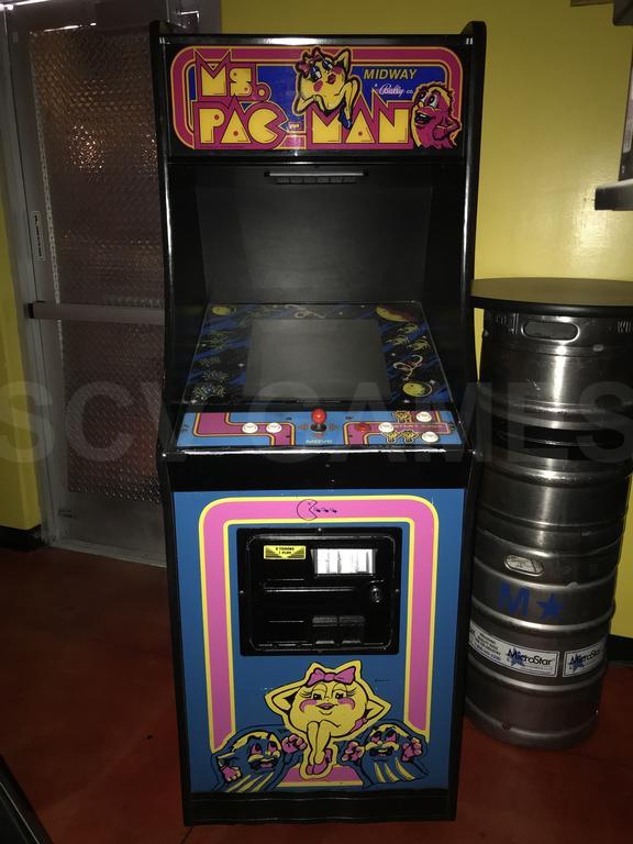 1981 Midway 60-1 Ms Pac-Man Upright Arcade Machine