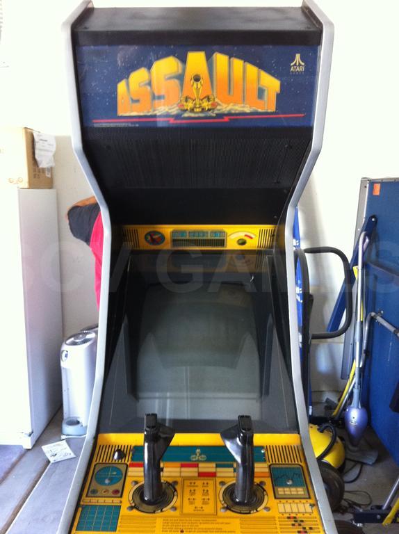 1988 Namco Assault Stand Up Arcade Game